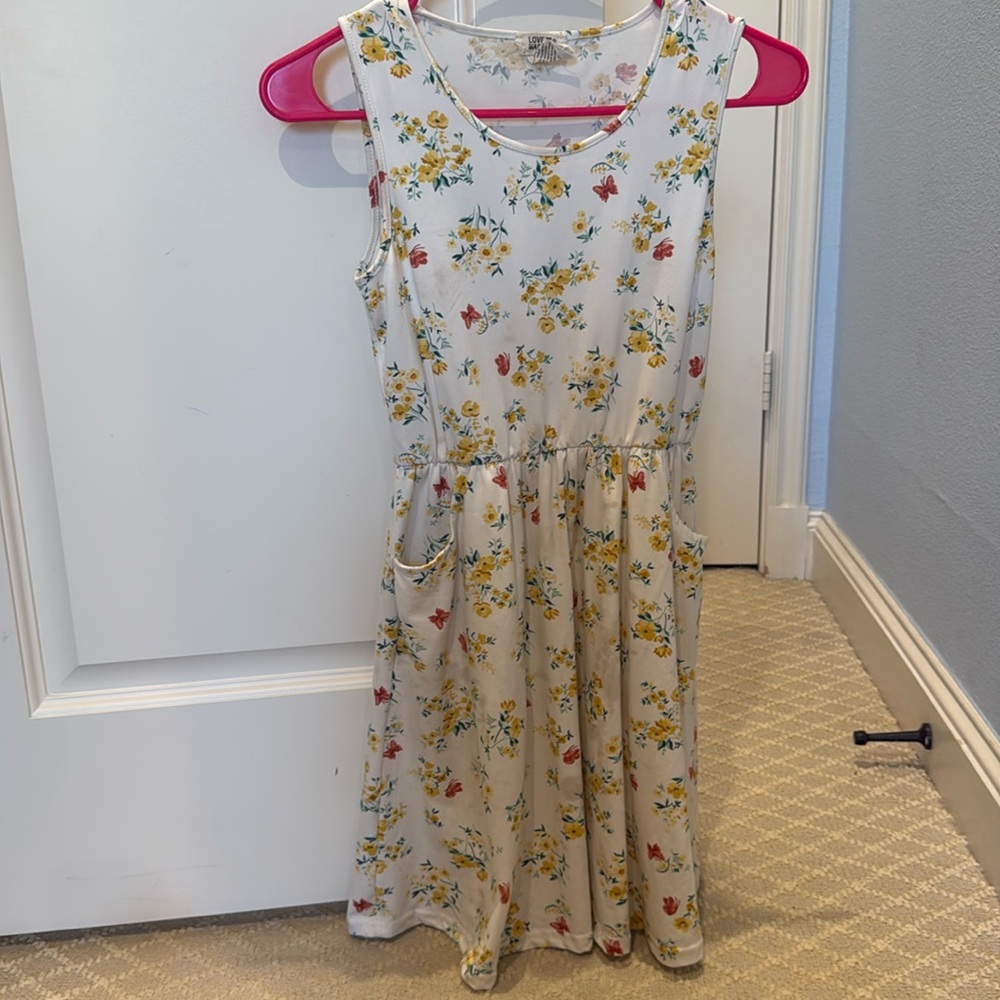 Girls sleeveless casual dress